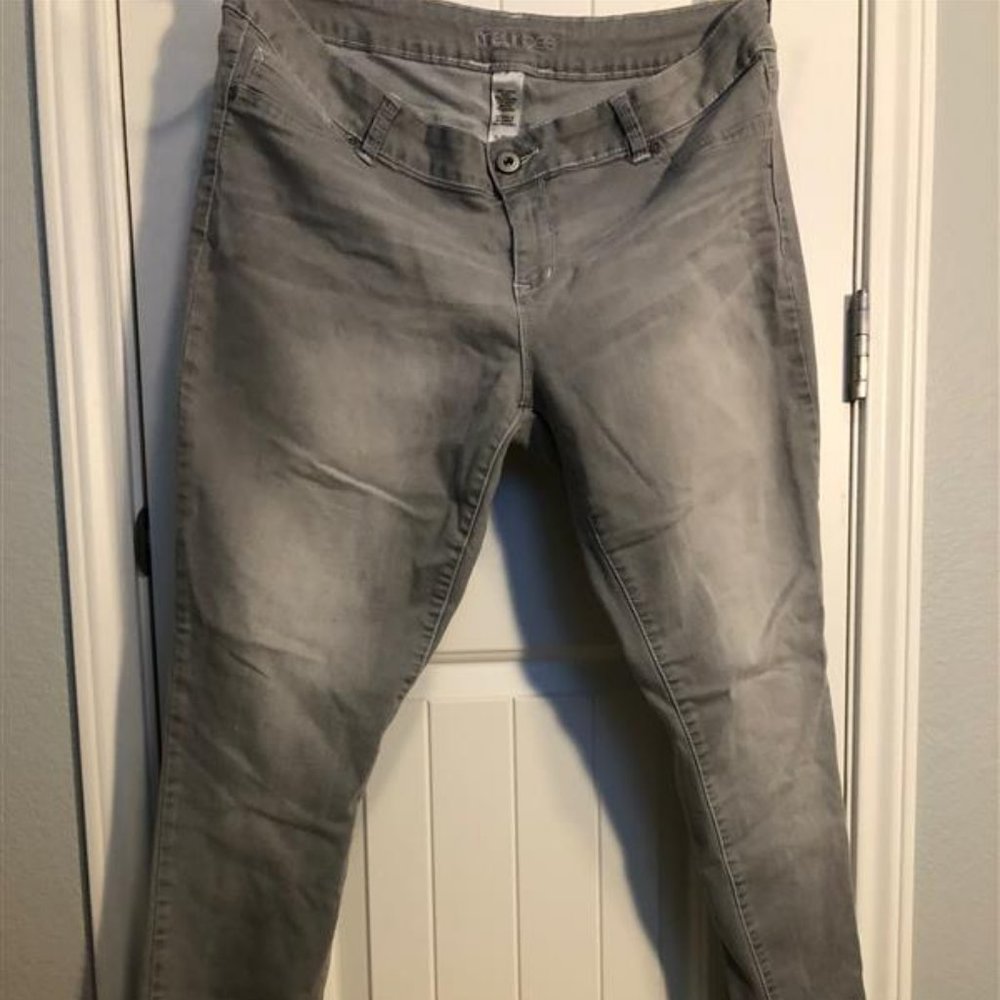 Maurices Women's Soft Grey Jeggings
